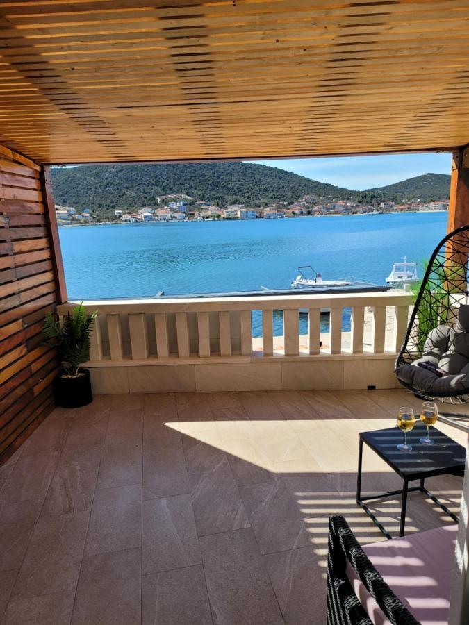 Kupinica Apartment Vinišće 객실 사진